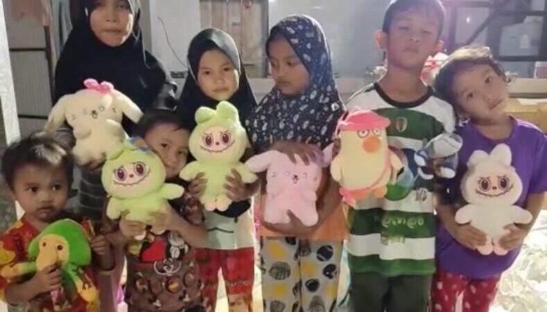 สมาคมสื่อชายแดนใต้ฯ รับมอบของขวัญ จาก ศอ.บต. เตรียมลุยพื้นที่ ส่งสุขถึงมือน้อง