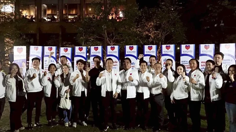 “เอกสิทธิ์” นำทัพปวงชนไทยบุกสีลม ชูนโยบายอวสานหนี้-บัตรทองหมาแมว มั่นใจทำได้ล้านเปอร์เซ็นต์