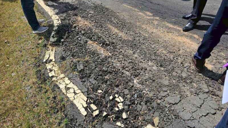 ชาวบ้านโวยถนนพังยับ ทั้งที่เพิ่งเสร็จ