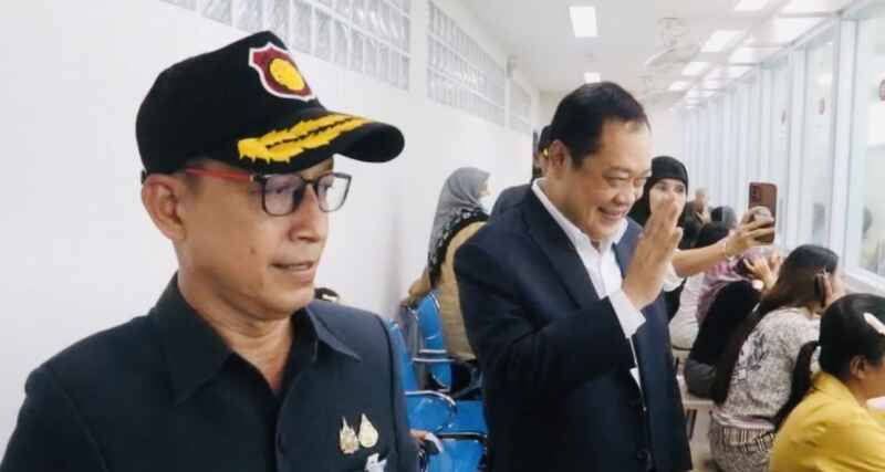 ‘พ.ต.อ.ทวี สอดส่อง’ รุดเยี่ยมผู้ต้องขัง-ญาติ รับสงกรานต์ พัทลุง ชูนโยบายสร้างสัมพันธ์ลดเครียด-เปิดเยี่ยมออนไลน์       