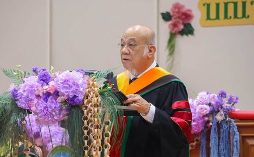 ‘ดร.ธนภณ’ รับดุษฎีบัณฑิตฯ มรภ.ลำปาง ชู ‘ทุนวัฒนธรรม’ สร้างชาติ ปลุกบัณฑิต “ต้องมีความรับผิดชอบร่วมต่อบ้านเกิด”